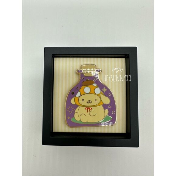 New FigPin Mini Sanrio Hello Kitty & Friends Pompompurin Mushroom Series 2 Pin - Picture 2 of 2